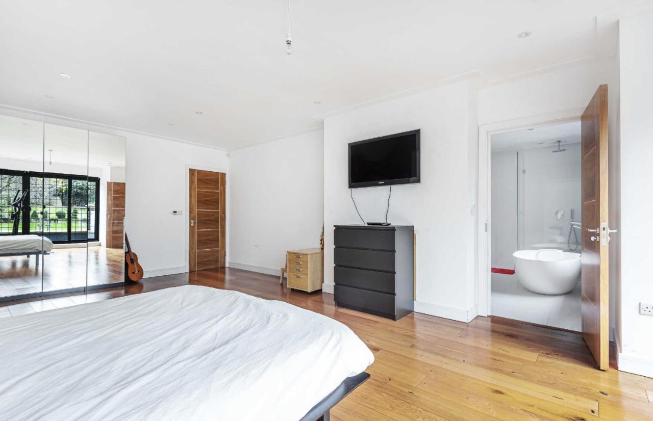 Heavenly London - Whetstone Boutique Hotel New Barnet Exterior photo